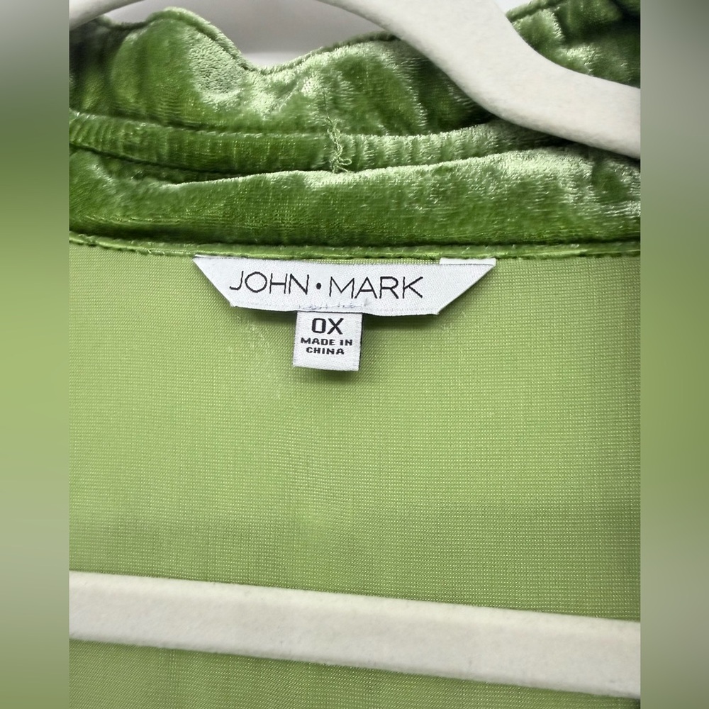 John Mark Lush Green Velvet Blouse - Picture 3 of 5